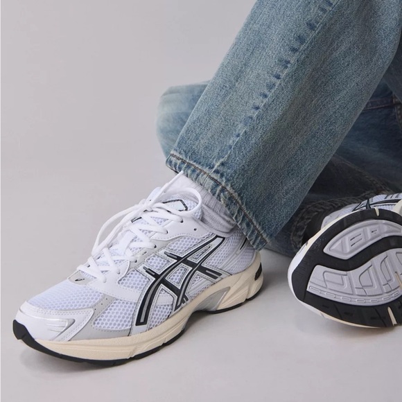 Asics Shoes - ASICS GEL-1130 sneaker women’s size 9 white cloud grey metallic